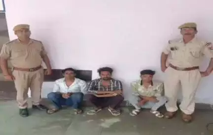 कामां: कामां पुलिस ने महिला के साथ मारपीट कर बेअदबी करने के मामले में 3 आरोपियों को किया गिरफ्तार