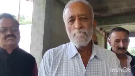 ठियोग: ठियोग के पूर्व विधायक राकेश सिंघा ने सेब पेड़ कटान पर कांग्रेस-बीजेपी की चुप्पी को बताया संदिग्ध