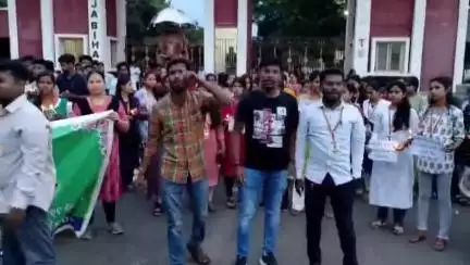 ଗୋପାଳପୁର: ଏଫ୍ ଏମ୍ ଛାତ୍ରୀ ଆତ୍ମହତ୍ୟା ଘଟଣା, ବ୍ରହ୍ମପୁର ବିଶ୍ବ ବିଦ୍ୟାଳୟ ସମ୍ମୁଖରେ ଛାତ୍ର କଂଗ୍ରେସ ପକ୍ଷରୁ ବିକ୍ଷୋଭ ପ୍ରଦର୍ଶନ
