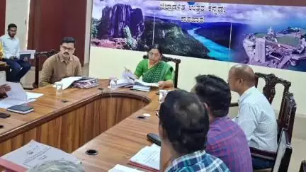 ಕಾರವಾರ: ಕಳಚೆ ಸಂತ್ರಸ್ಥರಿಗೆ ಪುರ್ನವಸತಿ ಕಲ್ಪಿಸುವ ಬಗ್ಗೆ ವರದಿ ನೀಡಿ: ನಗರದಲ್ಲಿ ಜಿಲ್ಲಾಧಿಕಾರಿ ಕೆ. ಲಕ್ಷ್ಮೀಪ್ರಿಯಾ