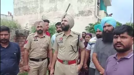 ਕਪੂਰਥਲਾ: ਫਤਿਹ ਸਿੰਘ ਨਗਰ ਵਿਖੇ 'ਆਪ' ਆਗੂ ਦੇ ਪਿਤਾ ਦੇ ਘਰ ਦੇ ਬਾਹਰ ਚੱਲੀਆਂ ਗੋਲੀਆਂ, ਡੀਐਸਪੀ ਨੇ ਮੌਕੇ 'ਤੇ ਪਹੁੰਚ ਕੇ ਜਾਂਚ ਕੀਤੀ ਸ਼ੁਰੂ