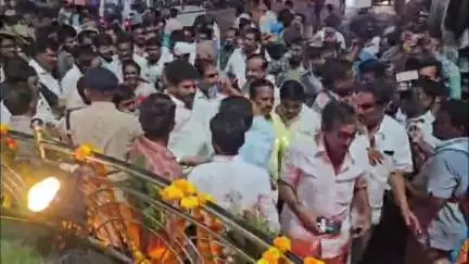 పెద్దాపురం నియోజకవర్గంలో,పర్యటించిన రాష్ట్ర మంత్రి నారాయణ సామర్లకోటలో,నూతనంగా నిర్మించిన గడియ స్తంభాన్ని ప్రారంభించార.