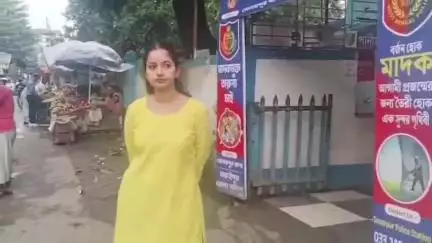 সোনারপুর: তৃণমূল ছাত্র পরিষদের সাসপেন্ডেড নেত্রী রাজন্যাকে জিজ্ঞাসাবাদ, সোনারপুর থানায়