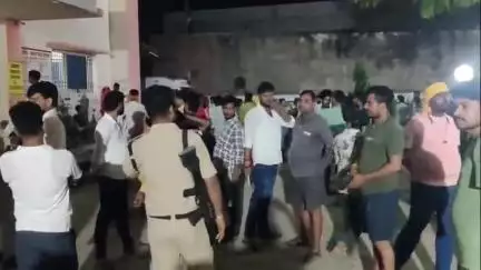 कोचस: पति की चाकू मारकर हत्या करने के मामले में पत्नी ने दिनारा थाने में दो लोगों के खिलाफ कराई प्राथमिकी दर्ज