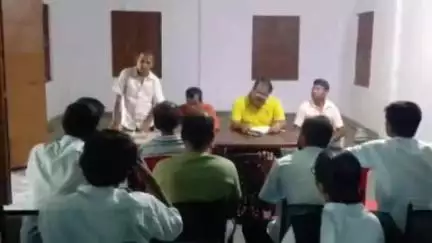 উদয়পুর: OTPC টাউন শীপের শ্রমিকদের নিয়ে ঠেকা মজদুর সংঘের উদ্যোগে খিলপাড়া পঞ্চায়েত হলে এক আলোচনা সভা করা হয়