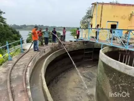 महेश्वर: नगर मंडलेश्वर में शट डाउन के बाद फिल्टर प्लांट की सफाई, 14 घंटे तक चली