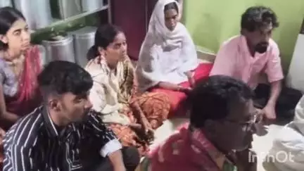 संगमनेर: खासदार वाघचौरे यांनी केले संगमनेर मधील भूमिगत गटार दुर्घटनेतील पवार पिंजारी कुटुंबाचा सांत्वन