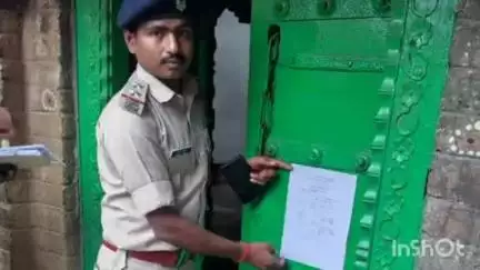 खिजरसराय: क्रेटा कार लूट मामले में सरबहदा पुलिस ने नालंदा और अतरी में इश्तहार चिपकाया