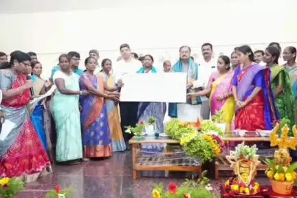 కామారెడ్డి: మహిళా శక్తి సంబరాల్లో పాల్గొన్న సీతక్క.. మహిళలను కోటీశ్వరులను చేయడమే సీఎం లక్ష్యం