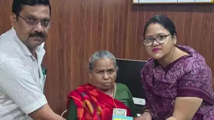 ନୂଆପଡା: ବିଜ୍ଞାପିତ ଅଂଚଳ ପରିଷଦ, ଖରିଆର ରୋଡ଼ ତରଫରୁ ୧୪ ଜଣ ନୂତନ ହିତାଧିକାରୀଙ୍କୁ ଭତ୍ତା ପ୍ରଦାନ