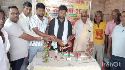 पुरैनी: गणेशपुर पंचायत के पैक्स में मंगलवार को वार्षिक आमसभा का आयोजन हुआ, जिसमें कई सदस्य और किसान मौजूद थे
