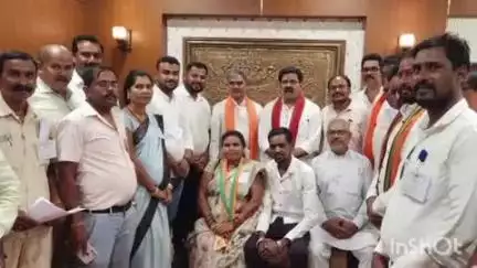 थानखम्हरिया: साजा के विधायक ईश्वर साहू ने भाजपा कार्यकर्ताओं के साथ रायपुर विधानसभा में मंत्रियों और विधायकों से की सौजन्य मुलाकात