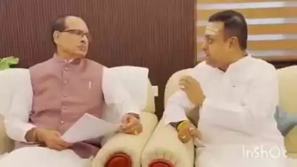 ପୁରୀ ମ୍ୟୁନିସିପାଲଟି: କୃଷ୍ଣପ୍ରସାଦ ବ୍ଲକରେ ଚିନା ବାଦାମ ଚାଷୀଙ୍କ ସମସ୍ୟା ନେଇ ନୂଆଦିଲ୍ଲୀରେ କୃଷି ମନ୍ତ୍ରୀ ଙ୍କୁ ଭେଟିଲି ପୁରୀ ସାଂସଦ