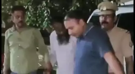 मानिकपुर: STF की संयुक्त टीम ने अवैध असलहों के साथ अभियुक्त को रेल्वे स्टेशन पैनल बिल्डिंग के पास गिरफ्तार किया, की विधिक कार्रवाई