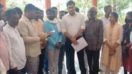 ಬಸವಕಲ್ಯಾಣ: ಅಟ್ಟರಗಾ ಗ್ರಾಮದಲ್ಲಿ ಅವೈಜ್ಞಾನಿಕವಾಗಿ ನಿರ್ಮಿಸುತ್ತಿರುವ ಮಹಾದ್ವಾರ ತಡೆಗೆ ಕ್ರಮ ಕೈಗೊಳ್ಳಿ: ನಗರದಲ್ಲಿ ಬಿಎಸ್ಪಿ ಒತ್ತಾಯ