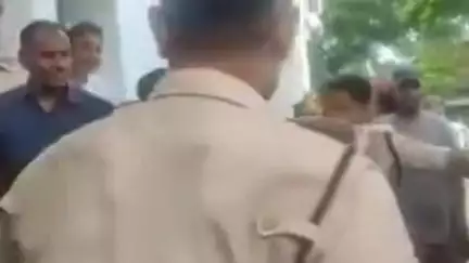 सरायगढ़ भपटियाही: सरायगढ़ भपटियाही के कोशी निरीक्षण भवन में नेता प्रतिपक्ष तेजस्वी प्रसाद यादव कार्यकर्ताओं से हुए रूबरू