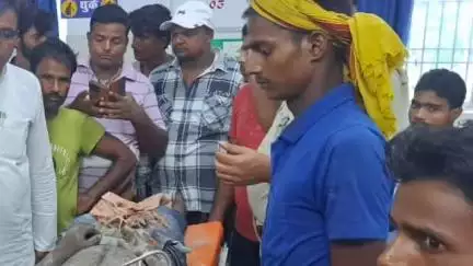 छातापुर: छातापुर के डहरिया में हाई वोल्टेज तार की चपेट में आने से मिस्त्री की मौत, परिजनों में कोहराम