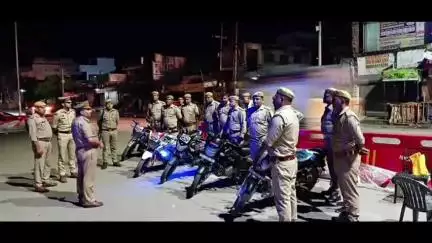 बड़ौत: ASP, CO बडौत और सभी थाना प्रभारियों ने बडौत क्षेत्र में कांवड़ मार्ग पर कांवड़ मोबाइल की सुरक्षा के संबंध में किया ब्रीफ