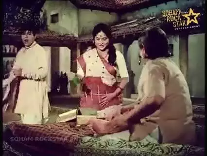 लगभग 60 साल पुराना गाना है और आज के जमाने में वही सब घटनाएं घट रही है