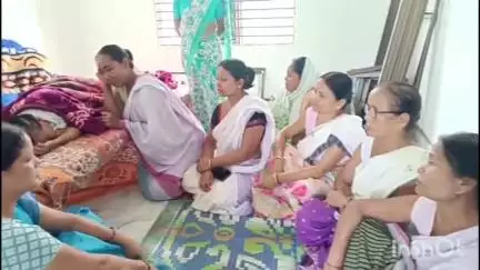 পূব ডিব্ৰুগড়: লাহোৱালৰ যুৱক শাৰীৰিক নিৰ্যাতনৰ বলি হৈ মাৰ্ঘেৰিটাৰ নিচামুক্তি কেন্দ্ৰত মৃত্যু হোৱাত চাঞ্চল্য,উচিত তদন্ত দাবী পৰিয়ালৰ