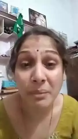 इस तरह की घटनाओ पर रोक जरूरी है आगरा पार्षद शिरोमणि सिंह बघेल की पुत्र बधु है पहली पुत्र बधु को लडके ने पेचकश मार दिया थ