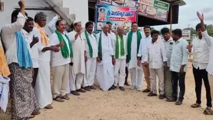 ఎమ్మిగనూరు: పెండింగ్లో ఉన్న ప్రాజెక్టులను పూర్తి చేసి, రైతులకు తాగునీరు, సాగునీరు అందించాలి: జిల్లా జలసాధన సమితి..
