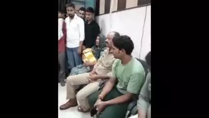 खेकड़ा: खेकड़ा सीएचसी में डिलीवरी के दौरान बच्चे की हुई मौत, परिजनों ने डॉक्टर पर लगाया लापरवाही का आरोप
