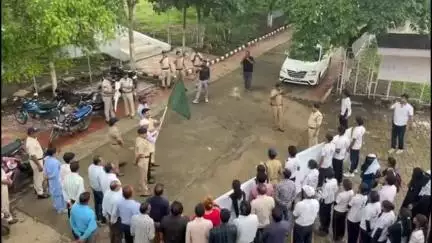 सिवनी: नशा मुक्ति अभियान के तहत नगर में जागरूकता रैली निकाली गई, एसपी ने हरी झंडी दिखाकर किया रवाना