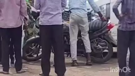 ધ્રાંગધ્રા: પાવર હાઉસ સર્કલ પાસે પાલિકાની ડોર ટુ ડોર કચરા ની ગાડી એ મોટરસાયકલ ચાલકને હડફેટે લેતા વિડીયો સોશિયલ મીડિયામાં વાયરલ થયો
