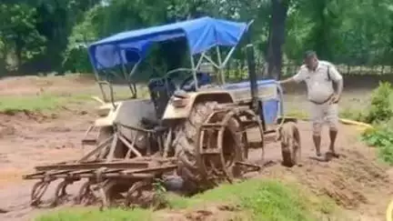 मानपुर: मानपुर वन क्षेत्र में अतिक्रमण कर रहे तीन ट्रैक्टर जब्त