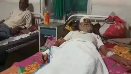 डिंडौरी: किकरझर के सरई गांव में ऑटो ने मोटरसाइकिल को टक्कर मारी, वृद्ध घायल, अस्पताल में उपचार जारी
