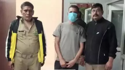 टिहरी: घनसाली थाना पुलिस ने चार पेटी अवैध शराब के साथ एक अभियुक्त को गिरफ्तार किया, वाहन किया सीज