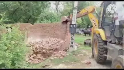 महेंद्रगढ़: गांव पाली में प्रशासन ने पीएचसी की जमीन से 9 अवैध कब्जे हटाए, जल्द शुरू होगा पीएचसी का काम