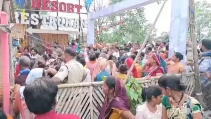 करतला: कुदुरमाल स्थित पंडित प्रदीप मिश्रा की कथा में फर्जी पास लेकर घुसने की कोशिश, माहौल बिगाड़ने का किया गया प्रयास