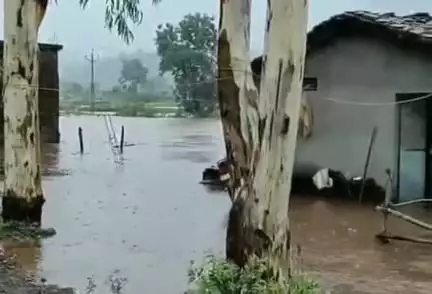 शहपुरा: अमठेरा गांव में भारी बारिश से मकान और होटल में घुसा पानी, घर का सामान बर्बाद