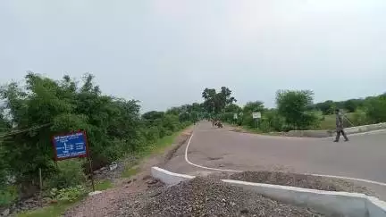 अमानगंज पुलिस द्वारा पन्ना रोड बाईपास पर लगाई गई वाहन चेकिंग जिसमें 50 वाहनों के काटे चालान जिसमें 16200