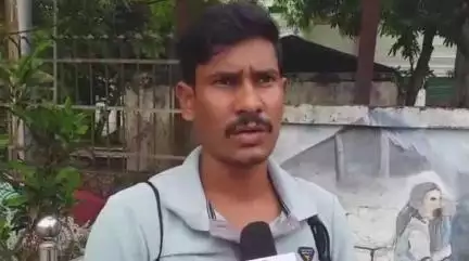 ଢେଙ୍କାନାଳ ସଦର: ଇଛାମୃତ୍ୟୁ ମାଗି ବିଫଳ ହେବାପରେ ଆତ୍ମାହୃତି ପାଇଁ ଶେଷ ସିଦ୍ଧାର୍ଥରେ ଯୁବକ, ଜିଲ୍ଲାପାଳଙ୍କ କାର୍ଯ୍ୟାଳୟରେ ପ୍ରତିକ୍ରିୟାରେ ପ୍ରକାଶ
