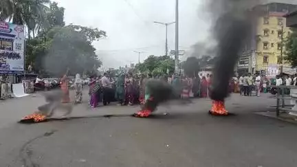 ବାଲେଶ୍ବର ମ୍ୟୁନିସିପାଲଟି: ସୌମ୍ୟାଶ୍ରୀ ଙ୍କୁ ନ୍ୟାୟ ଦାବିରେ ବିଜୁ ଜନତା ଦଳ ପକ୍ଷରୁ ୮ ଘଣ୍ଟିଆ ବାଲେଶ୍ଵର ସହର ବନ୍ଦ।