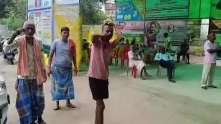 बिहार: रजावां गांव: संपत्ति के लिए बड़े भाई ने छोटे भाई पर किया जानलेवा हमला, चाकू से किया घायल