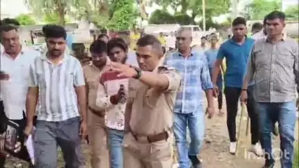 A ડિવિઝન પોલીસે આશુદાદા ની દાદાગીરી તેના જ એરિયામાં ઉતારી, મારામારીના ગુનામાં સંડોવાયેલ આરોપીનું સરઘસ