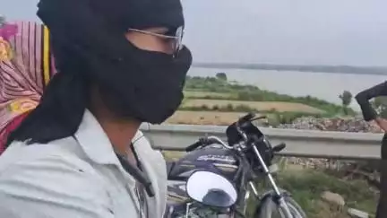 जालौन: जालौन-औरैया हाइवे पर यमुना नदी का पुल औरैया के डीएम के आदेश पर किया गया बंद, स्कूली बच्चे और राहगीर हुए परेशान