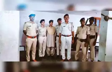 "CSBC द्वारा आयोजित सिपाही भर्ती परीक्षा को शांतिपूर्ण, निष्पक्ष एवं कदाचारमुक्त वातावरण में संपन्न कराने हेतु #भोजपुर_पुलिस सभी परीक्षा केंद्रों पर सतर्कता एवं सक्रियता के साथ उपस्थित है। साथ ही, वरीय पुलिस पदाधिकारीगण निरंतर भ्रमणशील रहकर