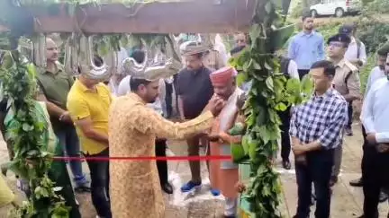 पौड़ी: वन विभाग द्वारा जज कोर्ट के समीप कंडोलिया वन पंचायत की भूमि पर मनाया गया प्रकृति पूजन हरेला महोत्सव