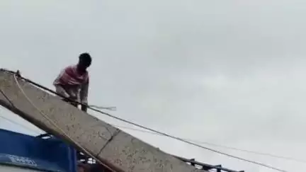 टनकुप्पा: कठियौन के पास तेज आंधी-पानी से 11000 पोल टूटे, गैस सिलेंडर से भरा ट्रक बाल-बाल बचा
