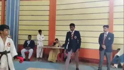 ಲಿಂಗಸುಗೂರು- ಆಲ್ ಇಂಡಿಯಾ ಶೈನ್ ಓಪನ್ ಕರಾಟೆ ಚಾಂಪಿಯನ್‌ ಸ್ಪರ್ಧೆಯಲ್ಲಿ‌ ಮಕ್ಕಳ ಸಾಧನೆ ಶರಣು ಮಾಸ್ಟರ್ ಗೆ ಅಭಿನಂದನೆ