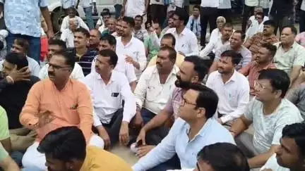 बीकानेर: बुजुर्ग दंपति की हत्या के आरोपियों की गिरफ्तारी की मांग, परिजनों ने PBM की मोर्चरी के बाहर किया धरना