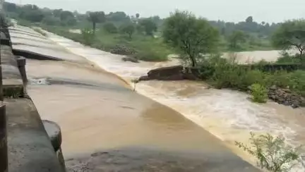 गोड्डा: गोड्डा की जीवनरेखा कझिया नदी में लौटी रौनक, किसानों के चेहरे पर आई मुस्कान