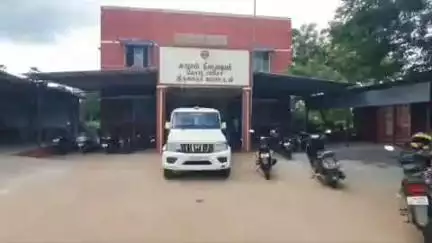 திருவாரூர்: அம்மையப்பன் பகுதியில் தனியார் கல்லூரி பேருந்து மோதி இருசக்கர வாகனத்தில் வந்தவர் படுகாயம், ஓட்டுநர் கைது