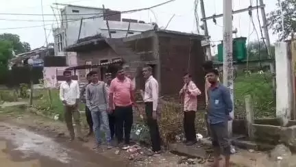 गाडरवारा: ग्राम पंचायत कोड़ियां में विद्युत डीपी जली हुई है नागरिक परेशान#jansamsyaa
