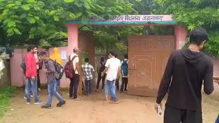 जहानाबाद: 13 परीक्षा केंद्रों पर सिपाही भर्ती की लिखित परीक्षा आयोजित, विभिन्न जिलों से पहुंचे अभ्यर्थी